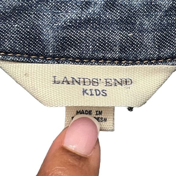 Lands’ End Girl’s Medium Wash Denim Button Front Collared Top Size 8 - Picture 3 of 12